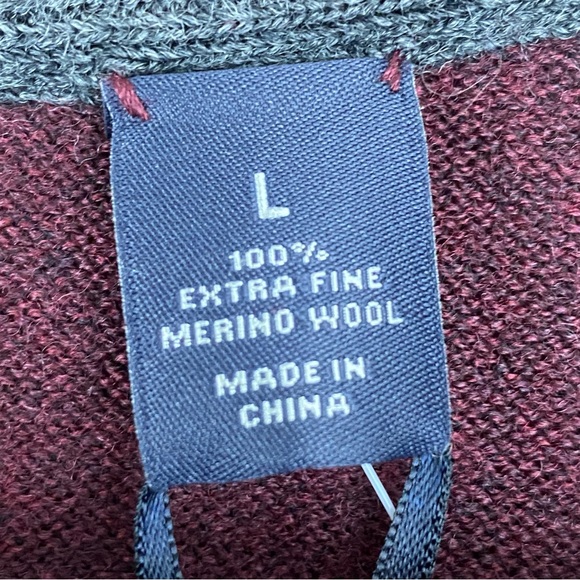 Hart Schaffner Marx size Large Men’s Burgundy Merino Wool Cardigan Sweater - Picture 6 of 7